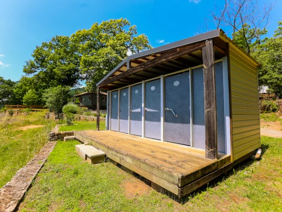 Bloc sanitaire du camping Les Cruses