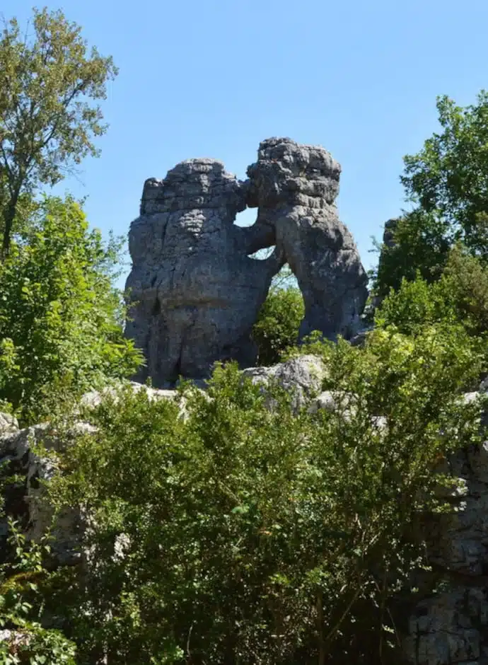 sculptures rocheuses du Bois de Païolive en Ardèche
